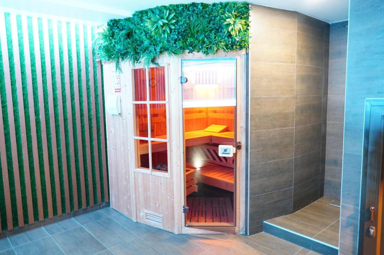 & Meydan Hotel