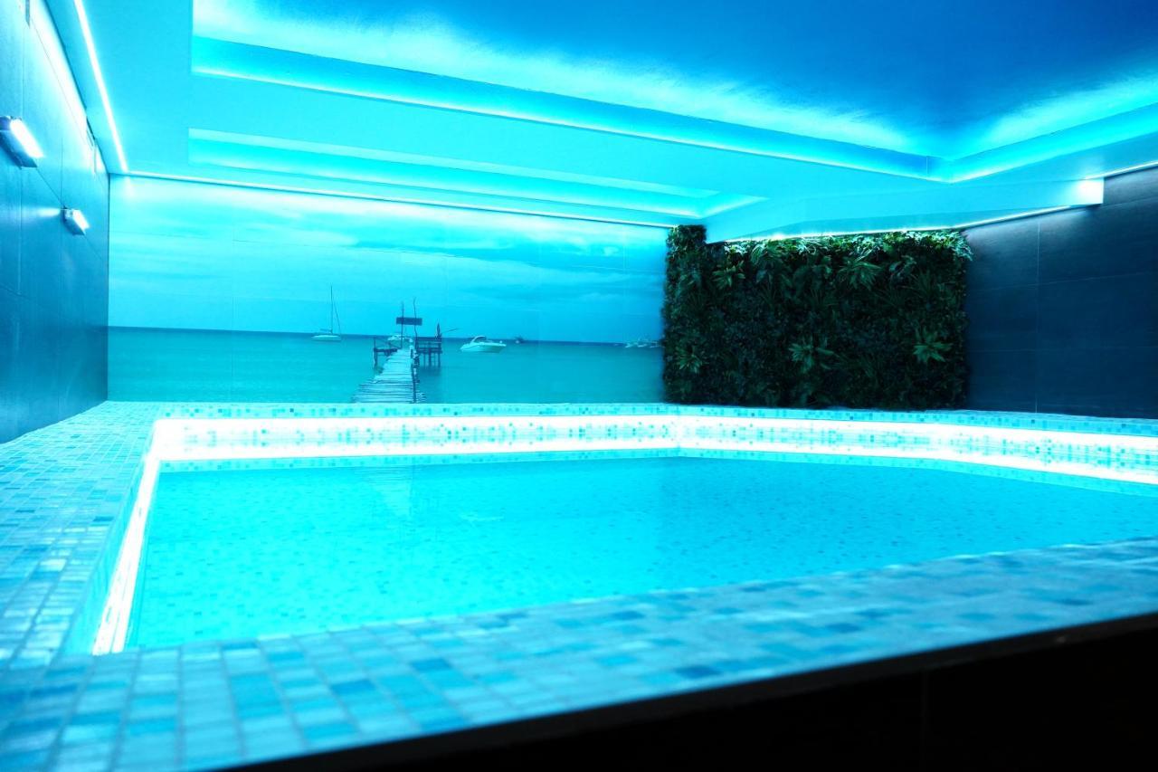 & Meydan Hotel