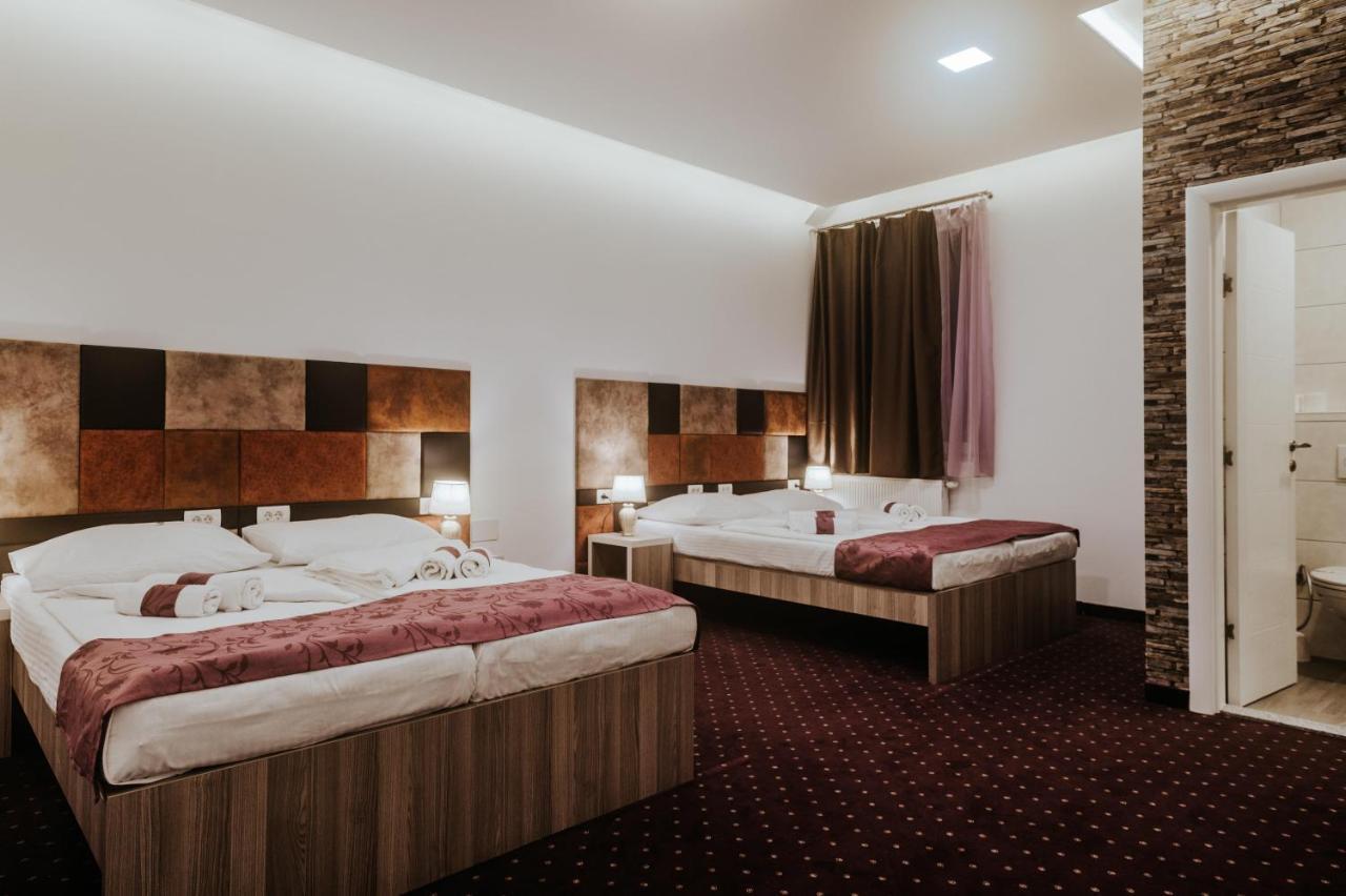 Hotel & Meydan Mostar